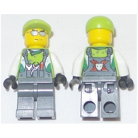 LEGO wr012 Crew Member 1