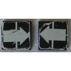 LEGO 3068b Tile 2 x 2 with Groove (with sticker) n°8