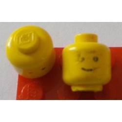 LEGO 3626ap01 Minifig Head with Solid Stud and Standard Grin Pattern (visage partiellement effacé)